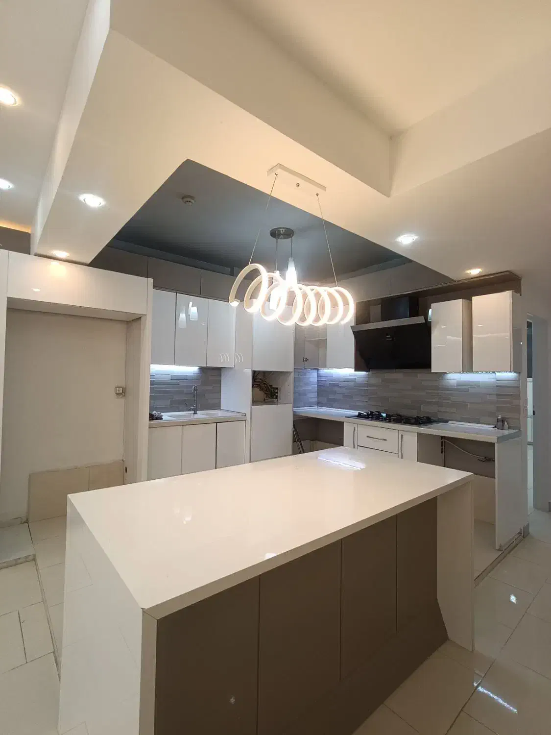 100متر*سندآماده*اول الهیه*مدرن|فروش آپارتمان|مشهد, الهیه|دیوار