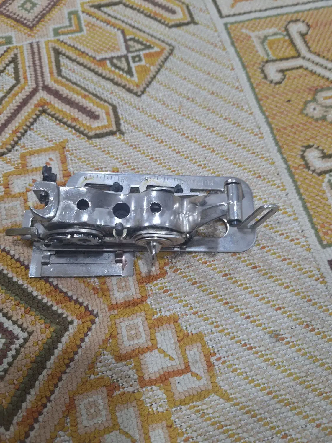 جادکمه زن چرخ خیاطی|چرخ خیاطی و ریسندگی|گالیکش, |دیوار