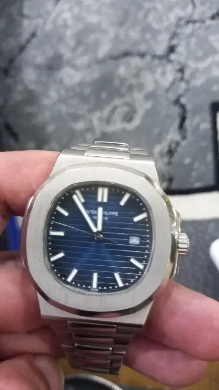 ساعت پتک فیلیپ|ساعت|دورود, |دیوار