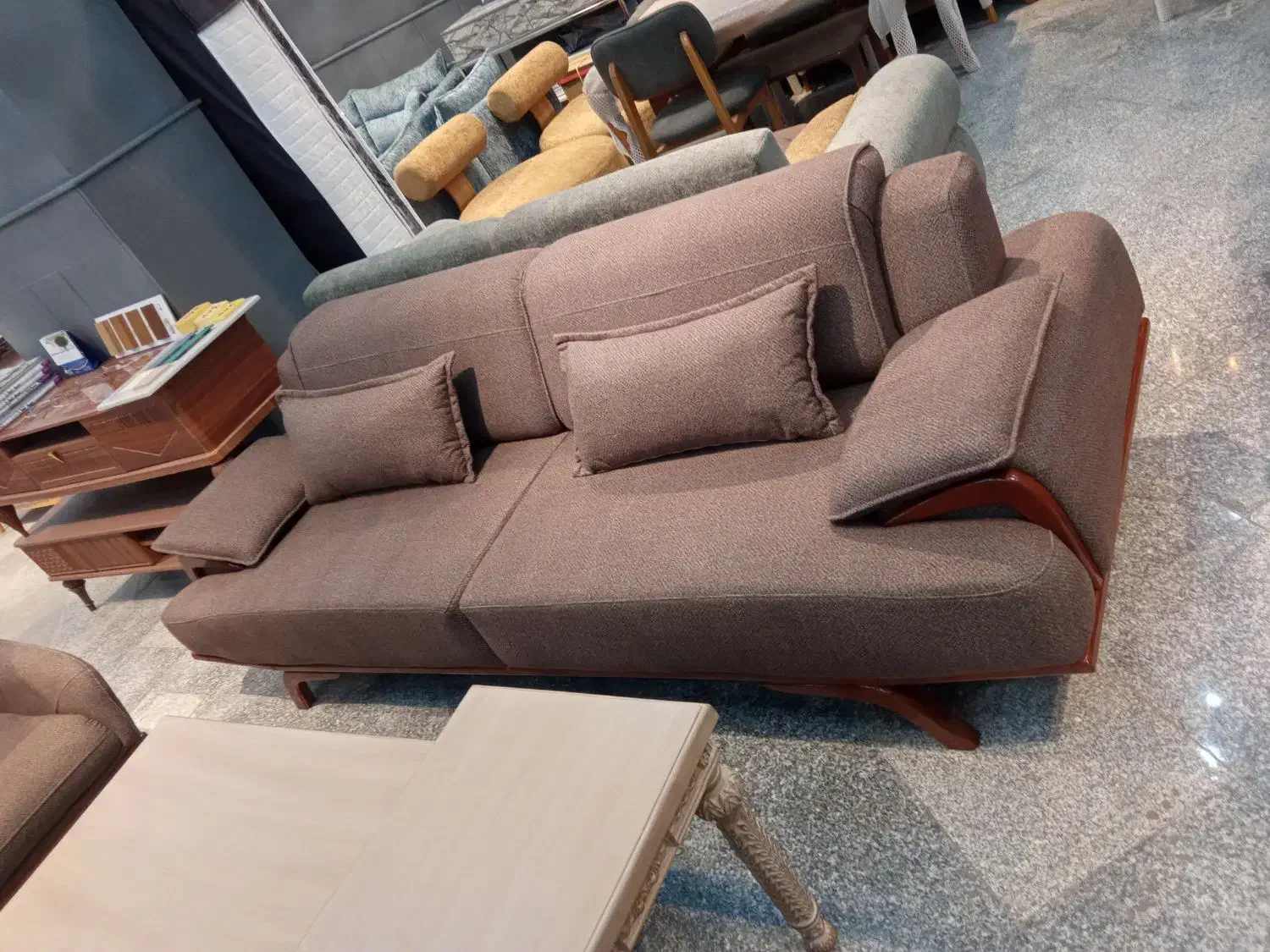 به تعدادی نجار و رویه کوب نیازمندیم|استخدام صنعتی، فنی، مهندسی|بهارستان, |دیوار