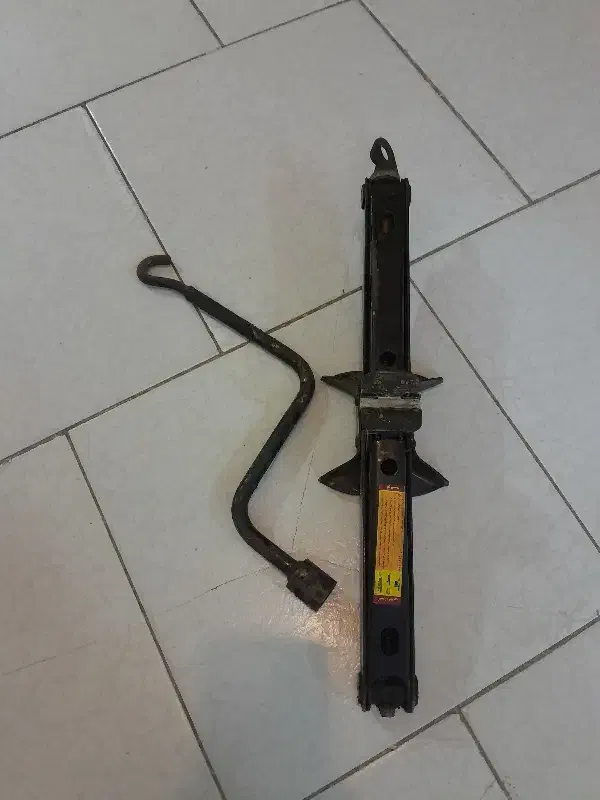 جک و اچار چرخ پراید|قطعات یدکی و لوازم جانبی|تهران, نظامآباد|دیوار