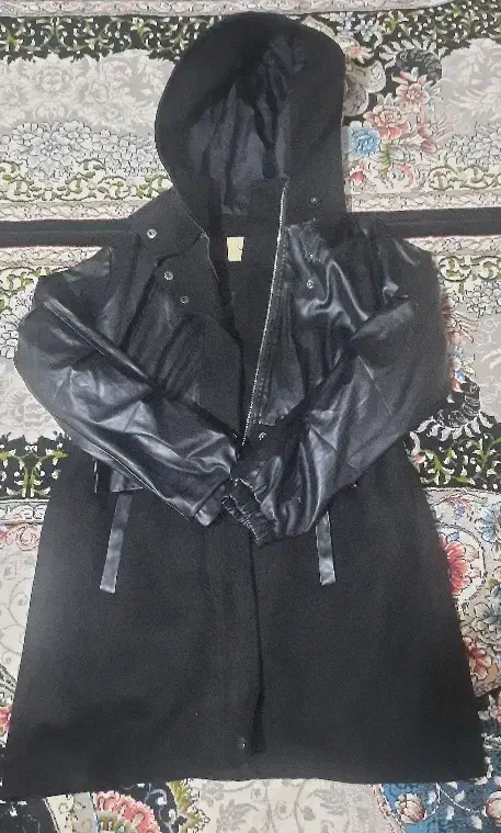 پالتو کلاهدار|لباس|تربت جام, نظامی|دیوار