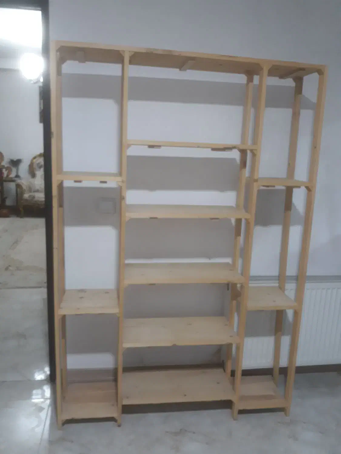 رگال|کتابخانه، شلف، قفسه‌های دیواری|قدس, شهر‌قدس|دیوار