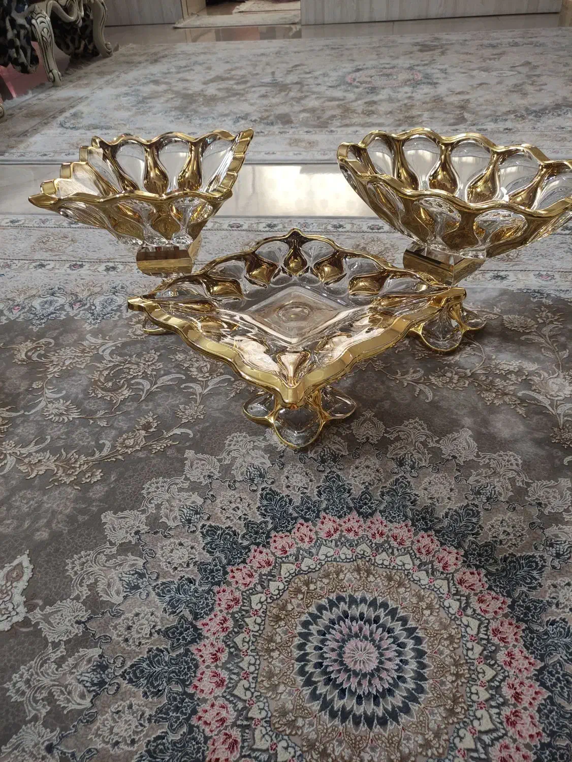 ست پذیرایی۳ تیکه طلایی رنگ|ظروف سرو و پذیرایی|ری, دیلمان|دیوار