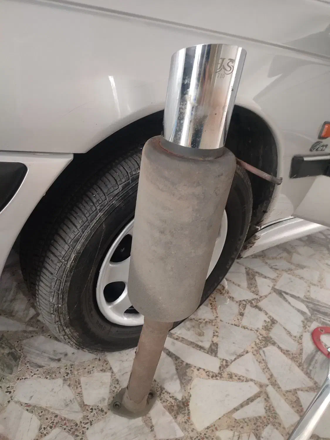 منبع 710 به همراه سایلنسر|قطعات یدکی و لوازم جانبی|رشت, منظریه|دیوار