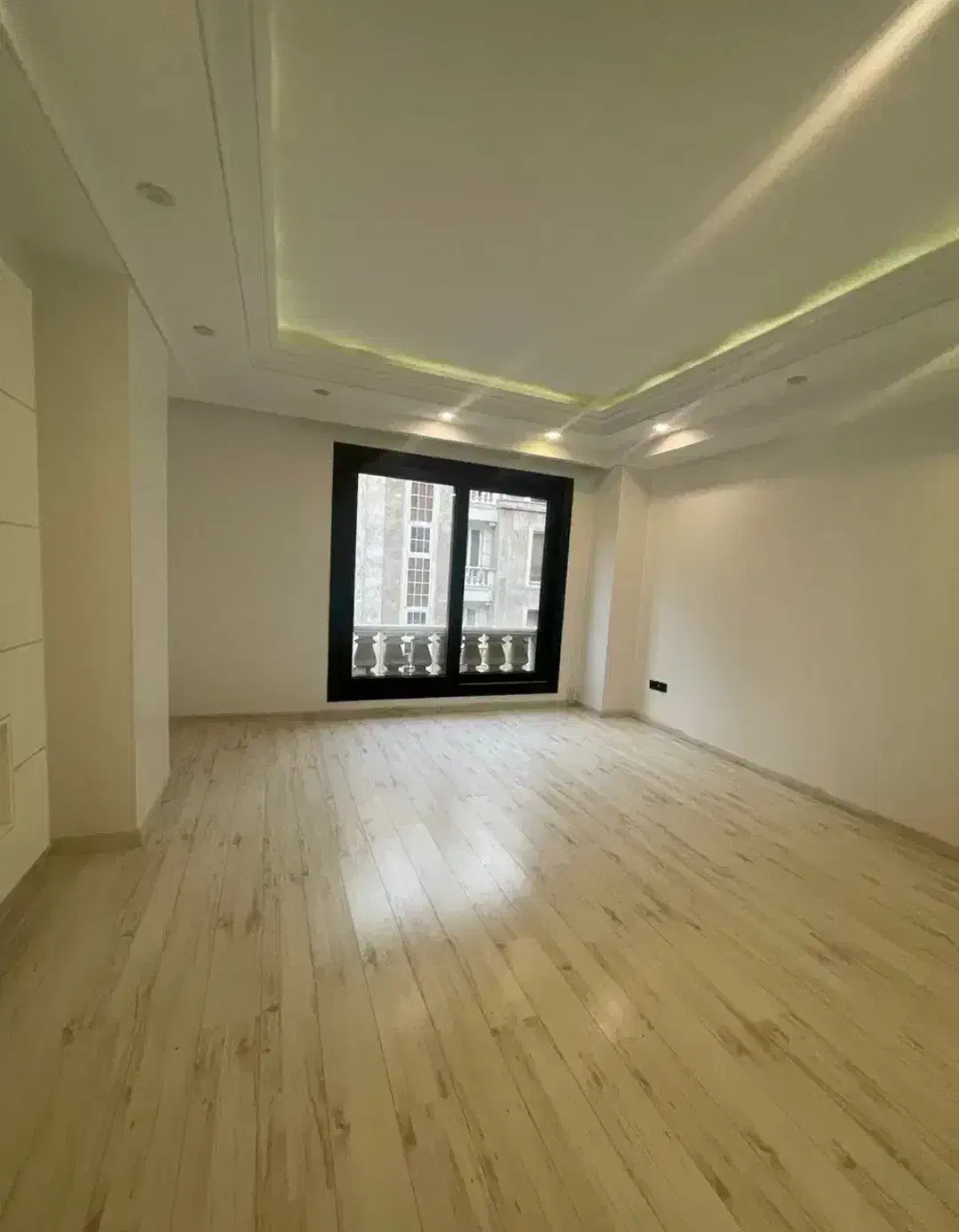 زعفرانیه ۱۸۵ متر ۳ خواب ۱مستر ۲ پارکینگ سندی