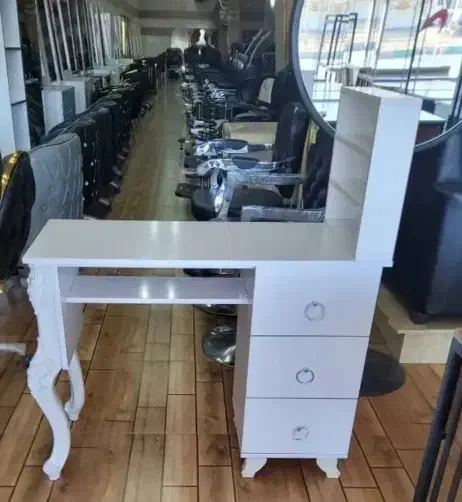 صندلی جکدار پدالی تخت طرح میز ناخن استادکار اسپا|آرایشگاه و سالنهای زیبایی|شیراز, اصلاحنژاد|دیوار