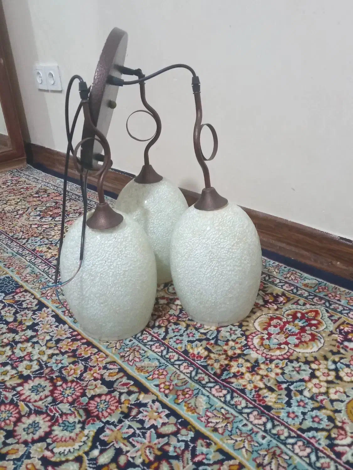 لوستر سه شاخه|لوستر و چراغ آویز|اهواز, کمپلو شمالی|دیوار