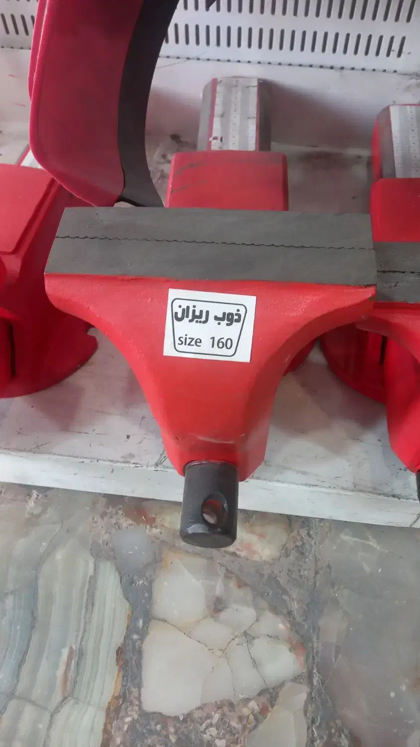 گیره گیرپا رومیزی چدنی و فولادی|ابزارآلات|شیراز, دروازه اصفهان|دیوار