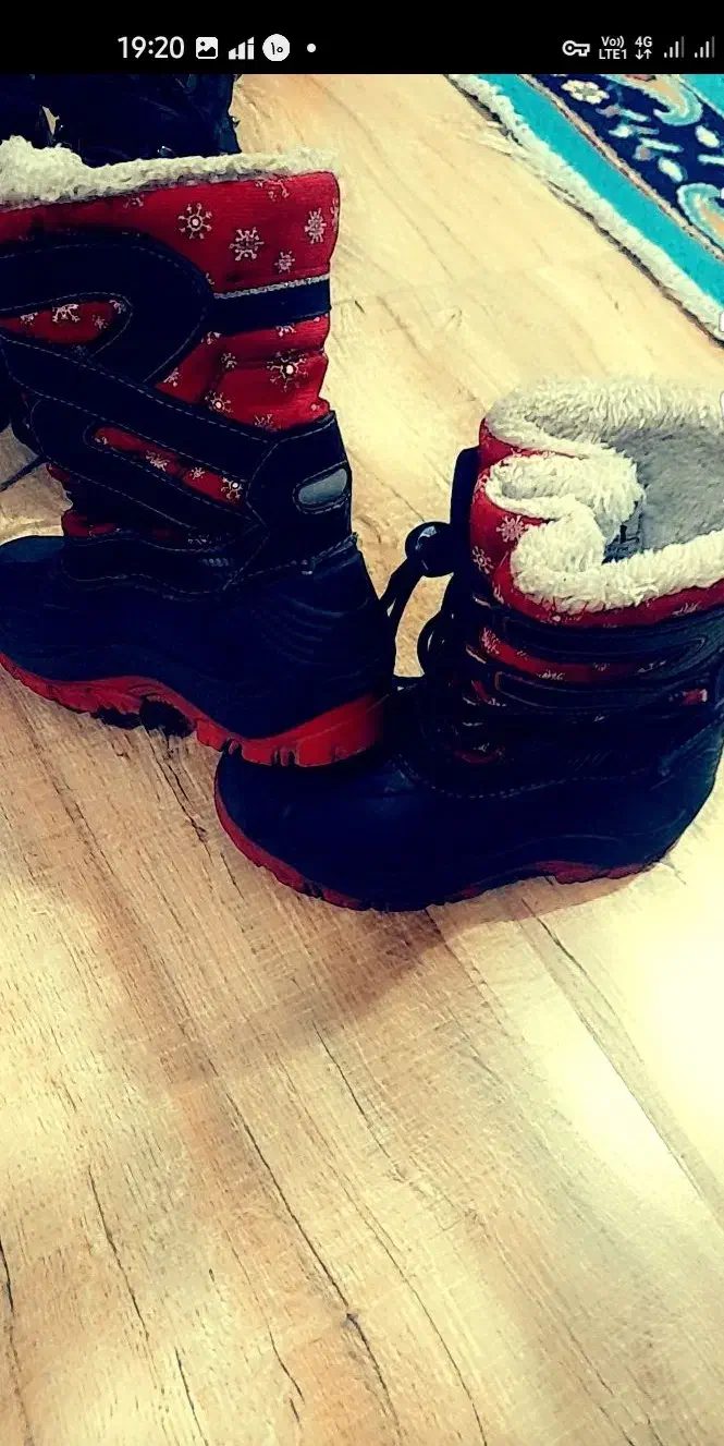 پوتین اسپورت بچگانه خارجی سایز ۲۷|کفش و لباس بچه|میاندوآب, |دیوار