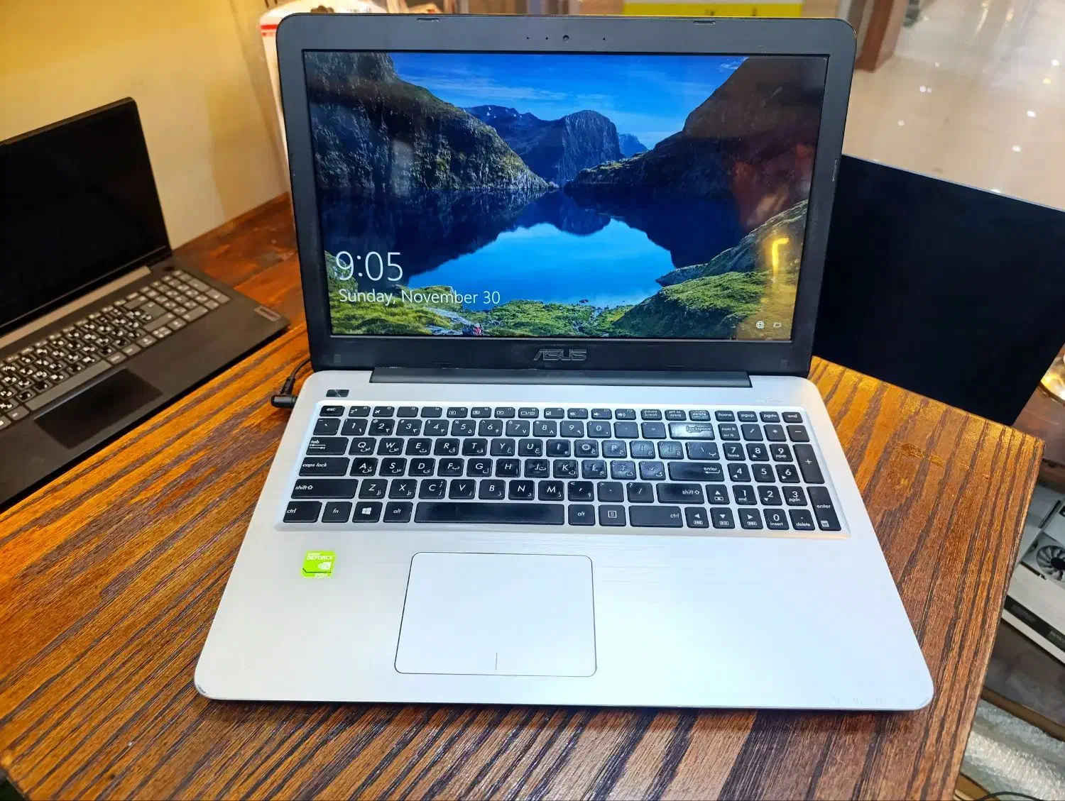 لپ‌تاپ ASUS i7 با گرافیک 2GB سالم و تمیز|رایانه همراه|مشهد, استاد یوسفی (شهرک غرب)|دیوار