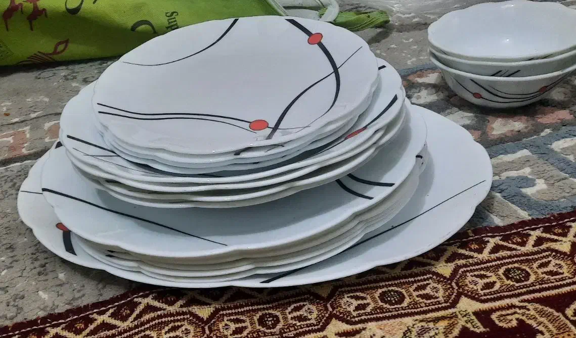 آرکوپال قدیمی بسیار ضخیم|ظروف سرو و پذیرایی|مشهد, چهنو|دیوار