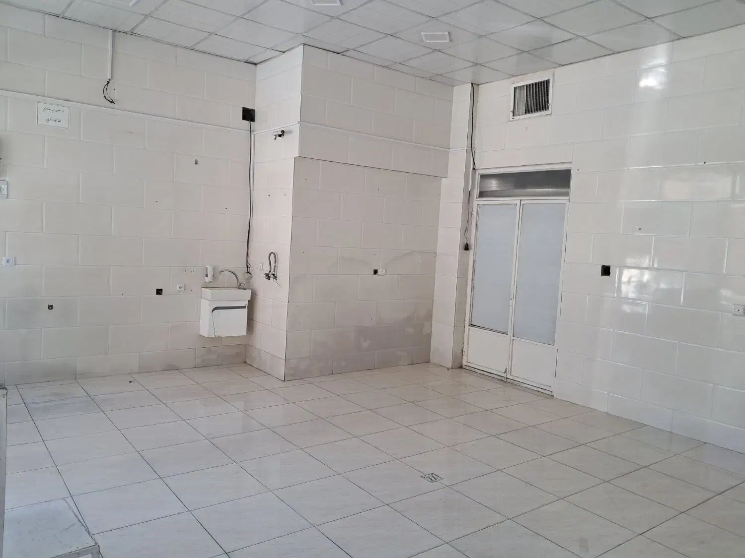 اجاره مغازه خیابان امام|اجارهٔ مغازه و غرفه|آباده, |دیوار