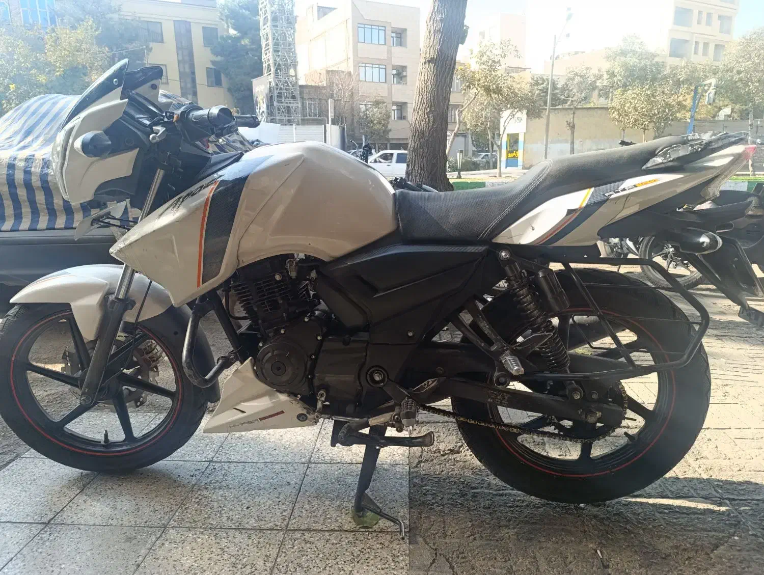 اپاچی 160سفید|موتورسیکلت|مشهد, شهید بهشتی|دیوار