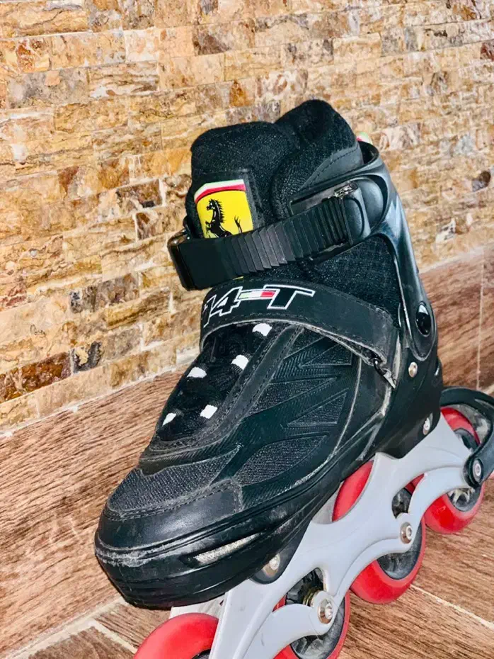 کفش اسکیت فراری اصل|دوچرخه، اسکیت، اسکوتر|فیروزآباد (فارس), |دیوار