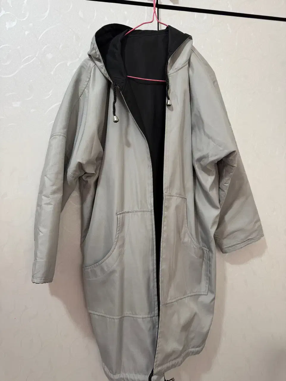 بارونی|لباس|رشت, معلم|دیوار