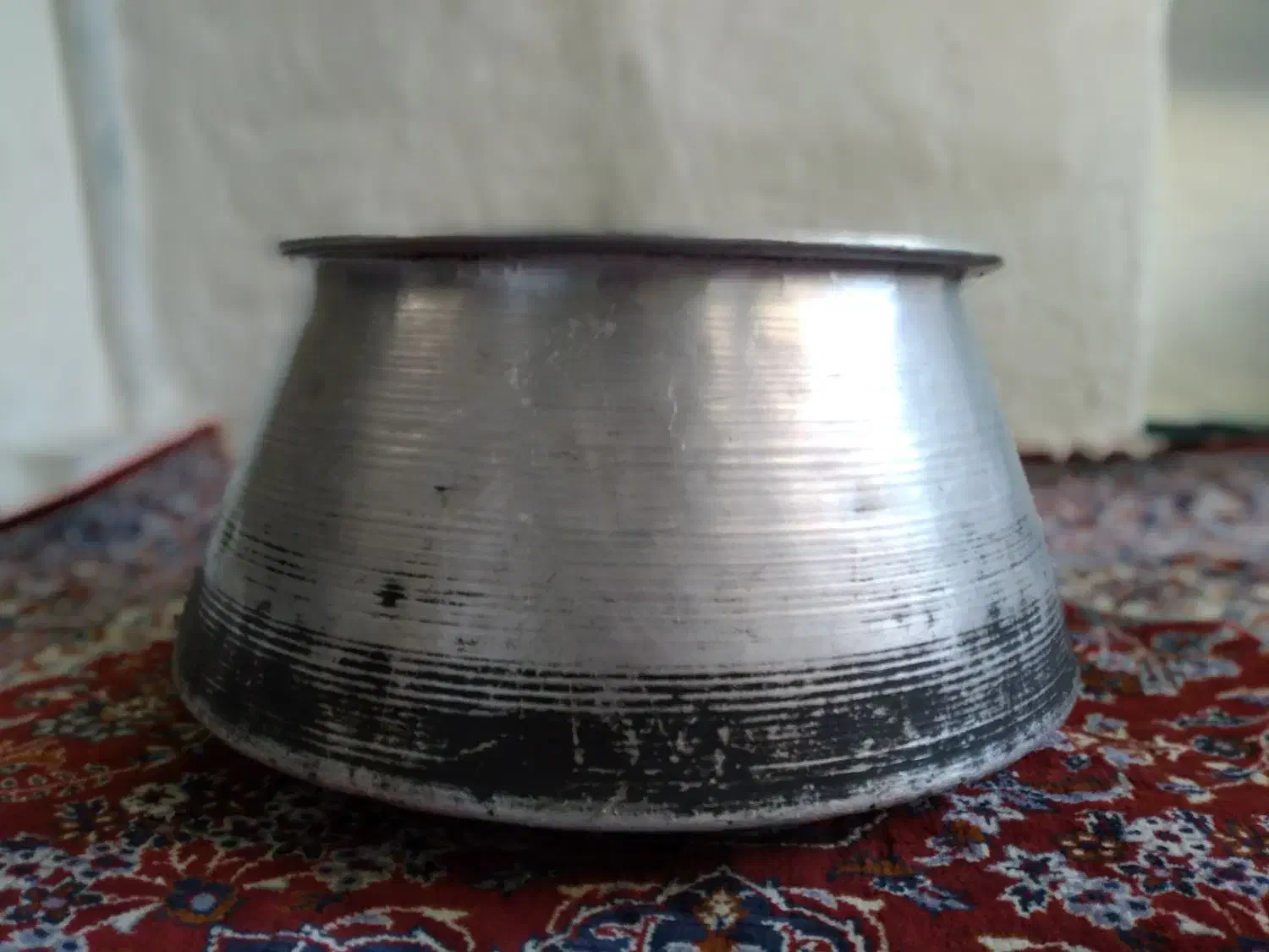 دیگ قدیمی سالم|ظروف پخت‌وپز|صحنه, |دیوار