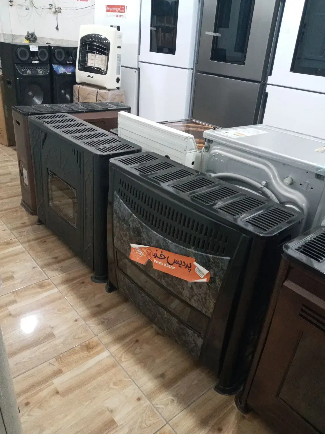 انواع بخاری در سایزهای مختلف|بخاری، هیتر، شومینه|بیرجند, |دیوار