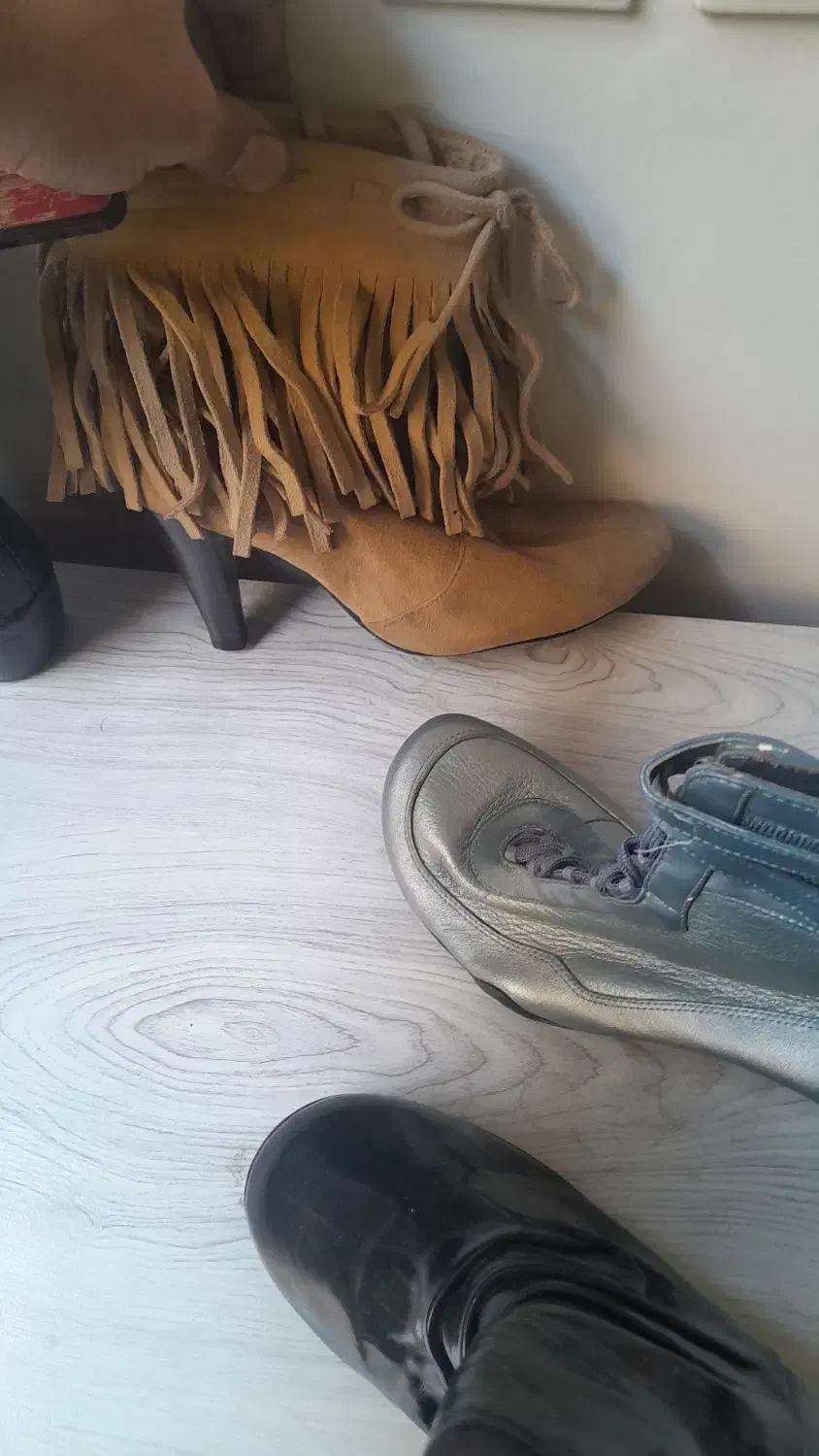 حراج بوت و نیم بوت زنانه خارجی|کیف، کفش، کمربند|تهران, لویزان|دیوار