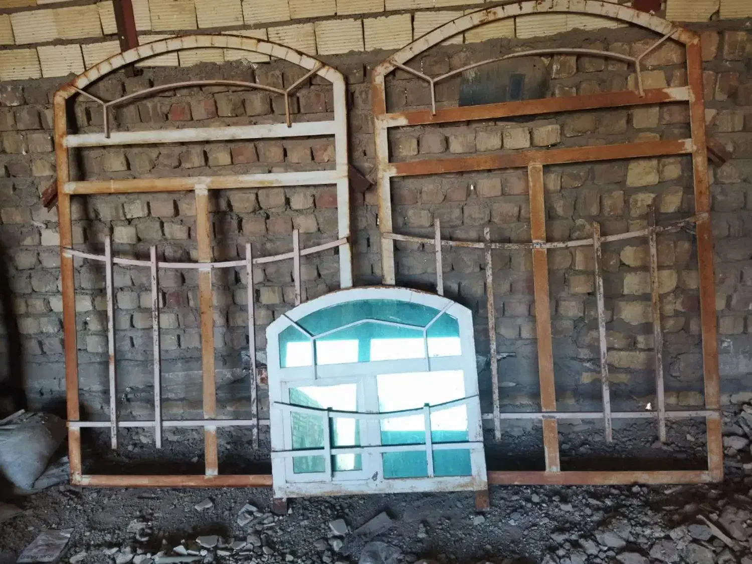 پنجره|مصالح و تجهیزات ساختمان|قم, نیروگاه|دیوار