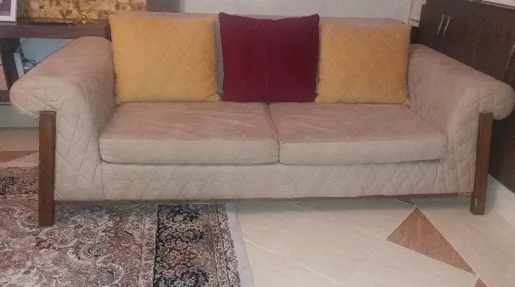 کاناپه ۳نفره|مبلمان خانگی و میز عسلی|شاهینشهر, گزبرخوار|دیوار