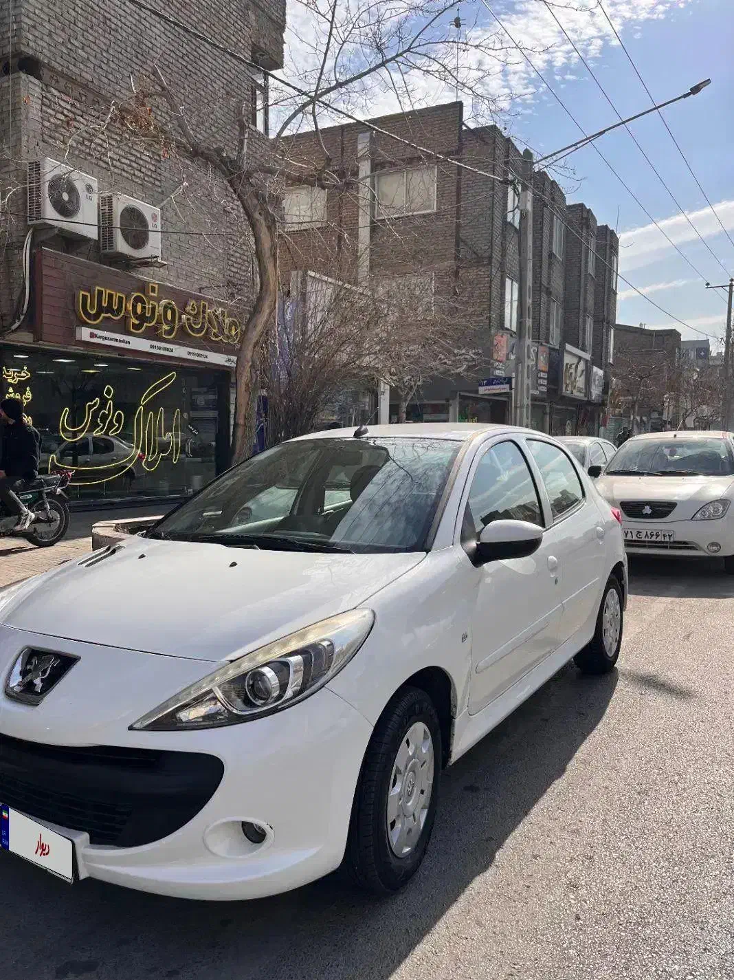 پژو۲۰۷-مدل۹۸-بسیار نو|خودرو سواری و وانت|مشهد, شهید فرامرز عباسی|دیوار