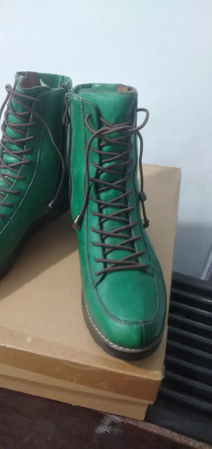 بوت زنانه سایز ۳۸|کیف، کفش، کمربند|تهران, اراضی عباس آباد|دیوار