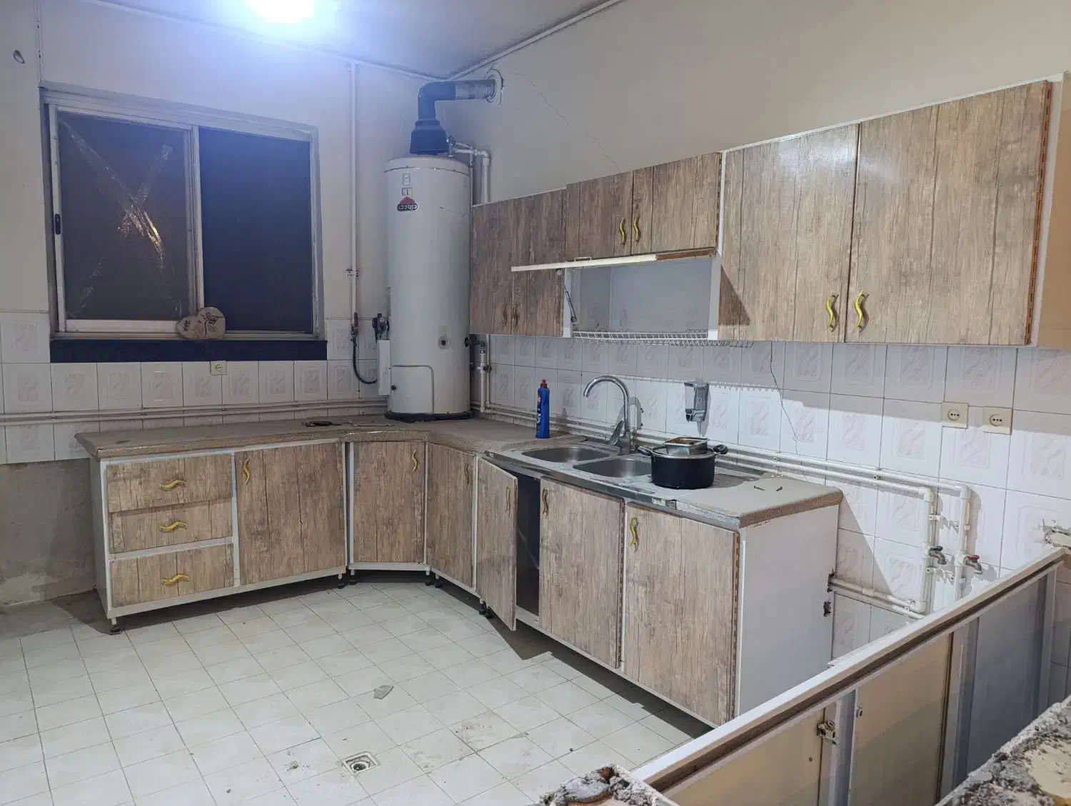 ابگرمکن وکابینت نو و تمیز|آبگرمکن، پکیج، شوفاژ|لنجان, |دیوار