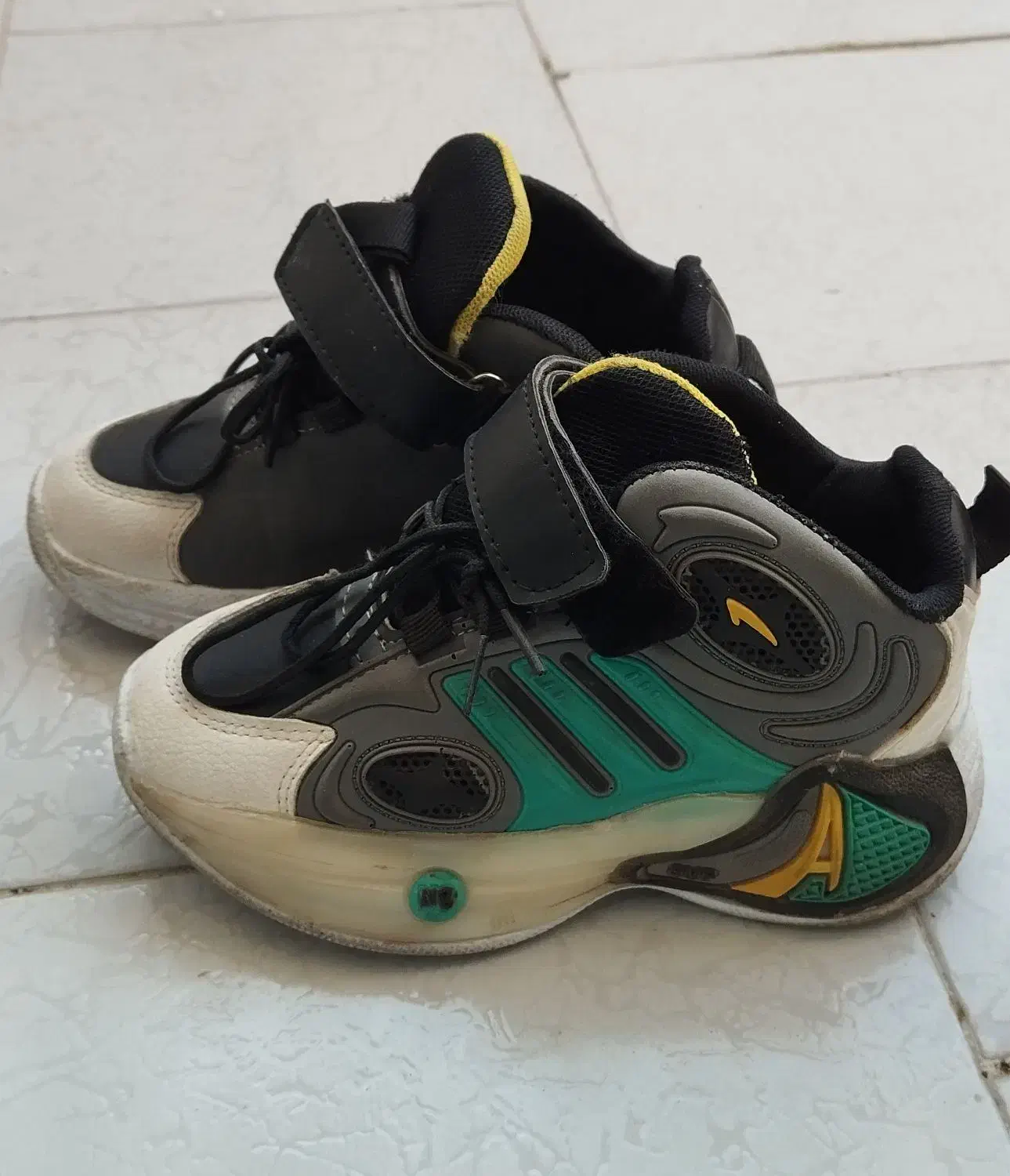 کتونی بچگانه|کفش و لباس بچه|پاکدشت, پاکدشت (مامازند)|دیوار