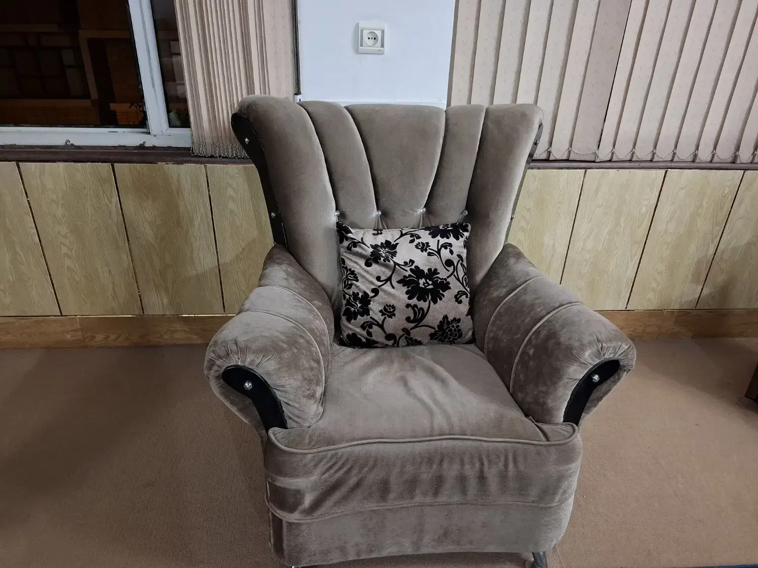 مبل|مبلمان خانگی و میز عسلی|سپیدان, |دیوار