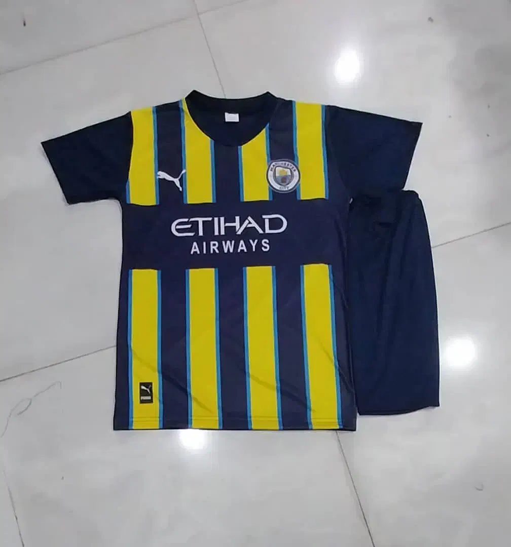 حراج انواع لباس فوتبالی بچه گانه فقط250هزار|کفش و لباس بچه|اندیمشک, |دیوار