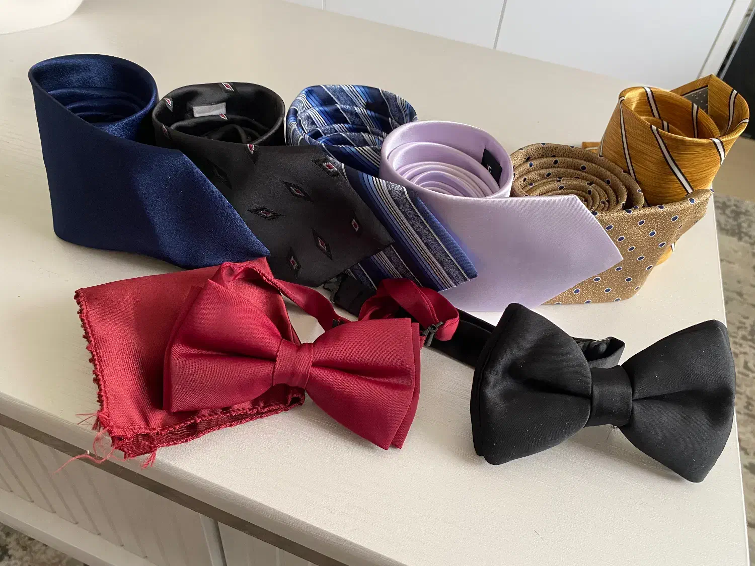 کراوات|لباس|کیش, |دیوار