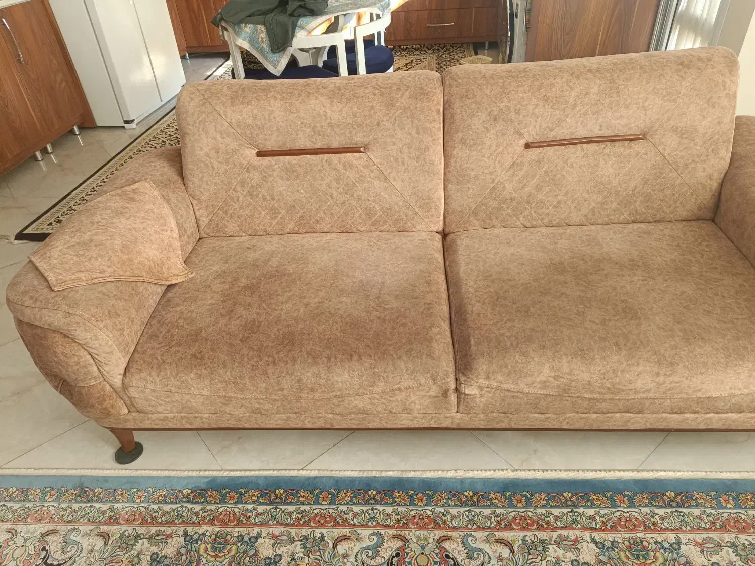 یک کاناپه ۳نفره چستر|مبلمان خانگی و میز عسلی|تهران, افسریه جنوبی|دیوار