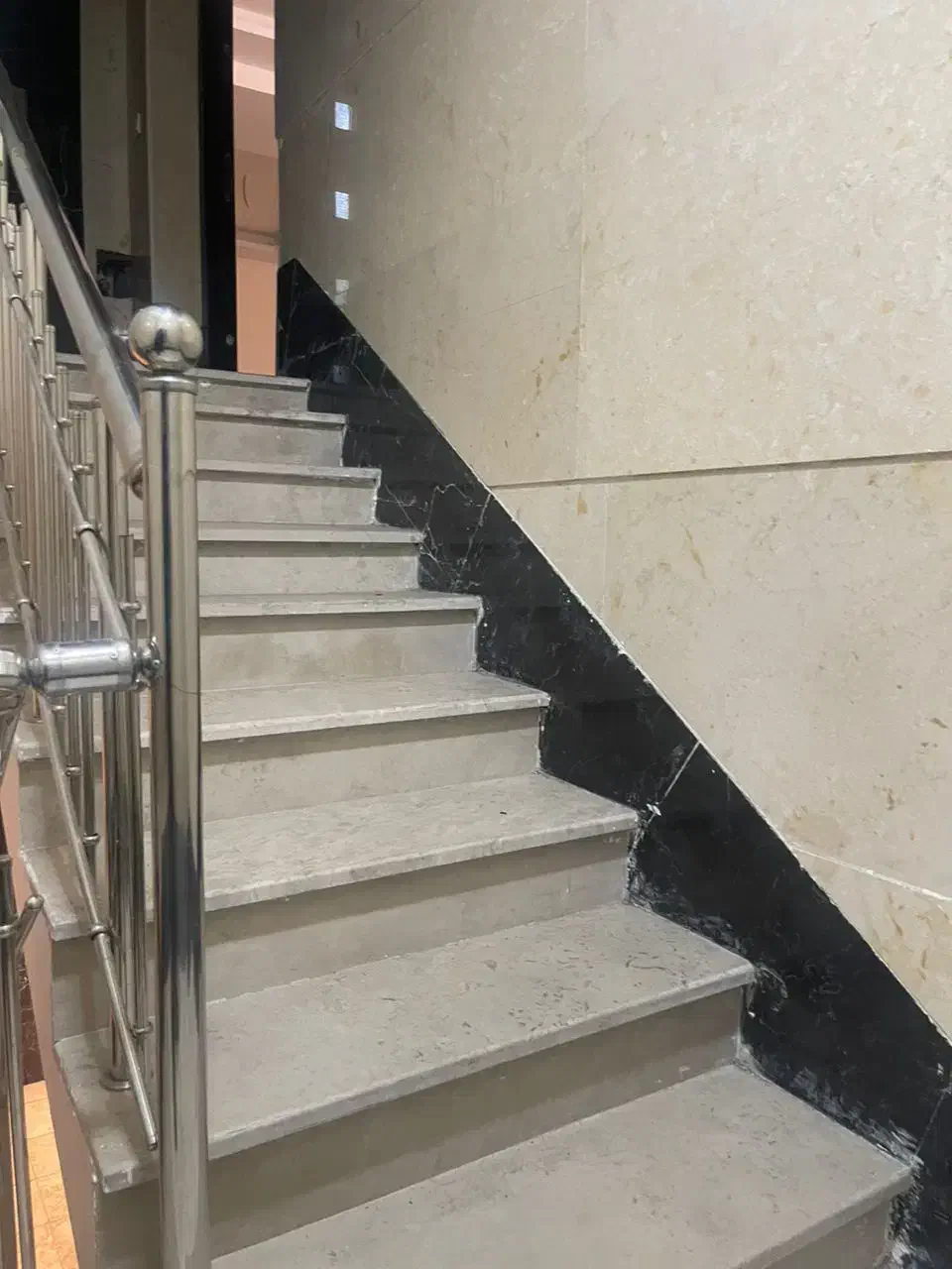 ۴طبقه ۷۲متری نوساز آذربایجان (آزادی)