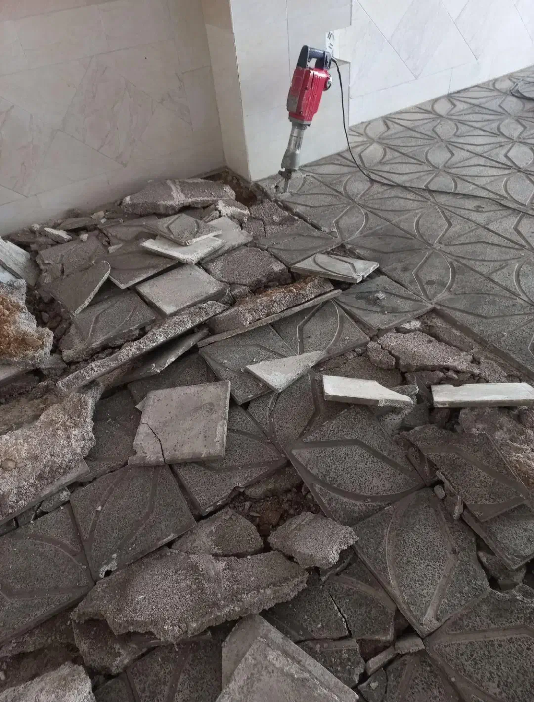 تخریب بتن کنی سوراخکاری وکارهای دژبر(استادکار)|خدمات پیشه و مهارت|تبریز, |دیوار