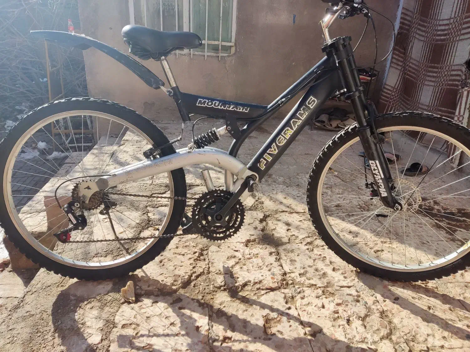 دوچرخه|دوچرخه، اسکیت، اسکوتر|تربت جام, حافظ|دیوار