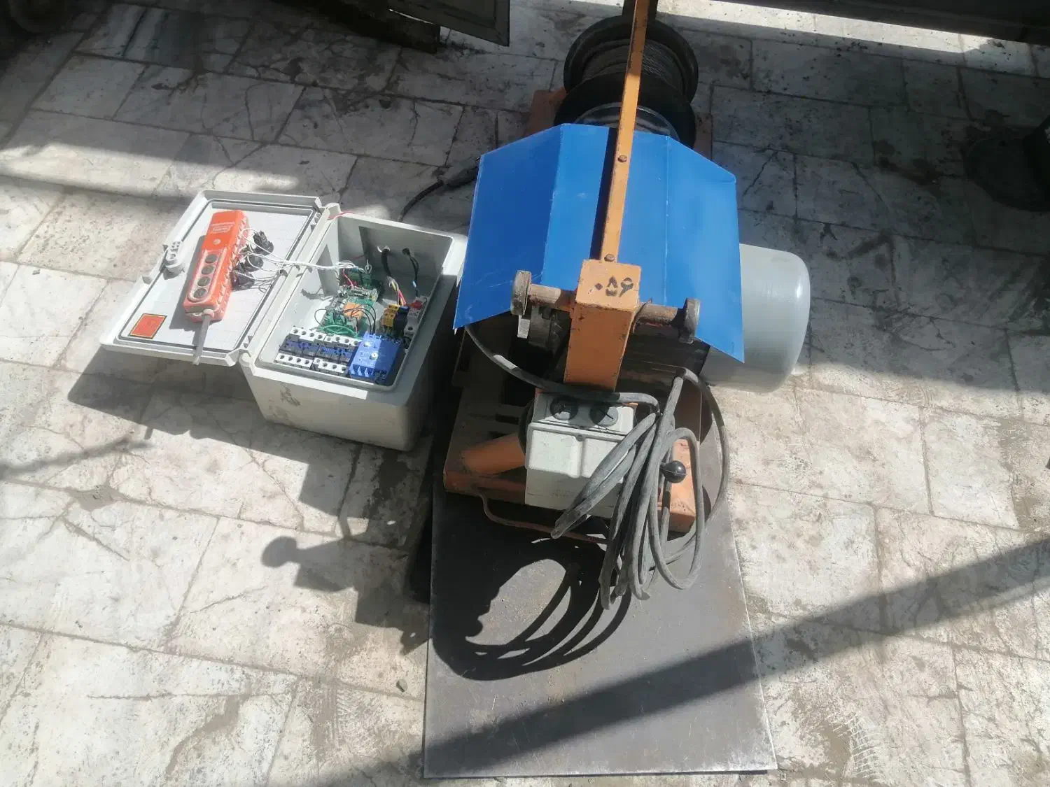 بالابر ریموت کنترل دار در حد نو|ماشینآلات صنعتی|بیرجند, |دیوار