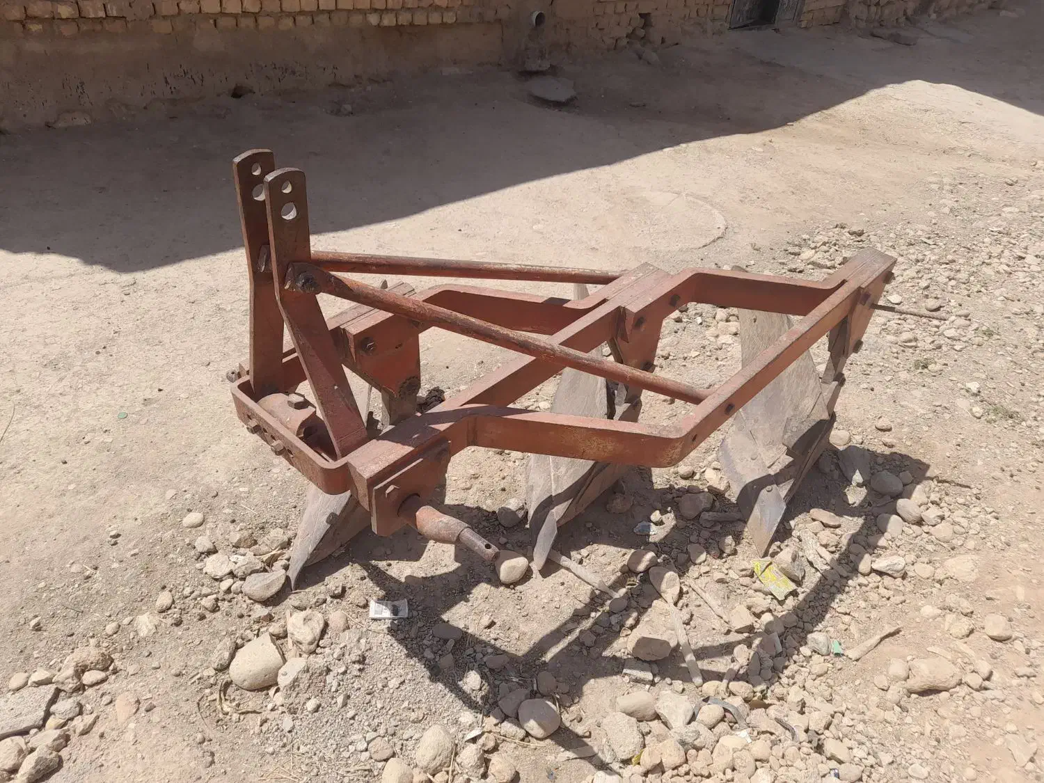 فروشی گاواهن|قطعات یدکی و لوازم جانبی|زیلائی, |دیوار