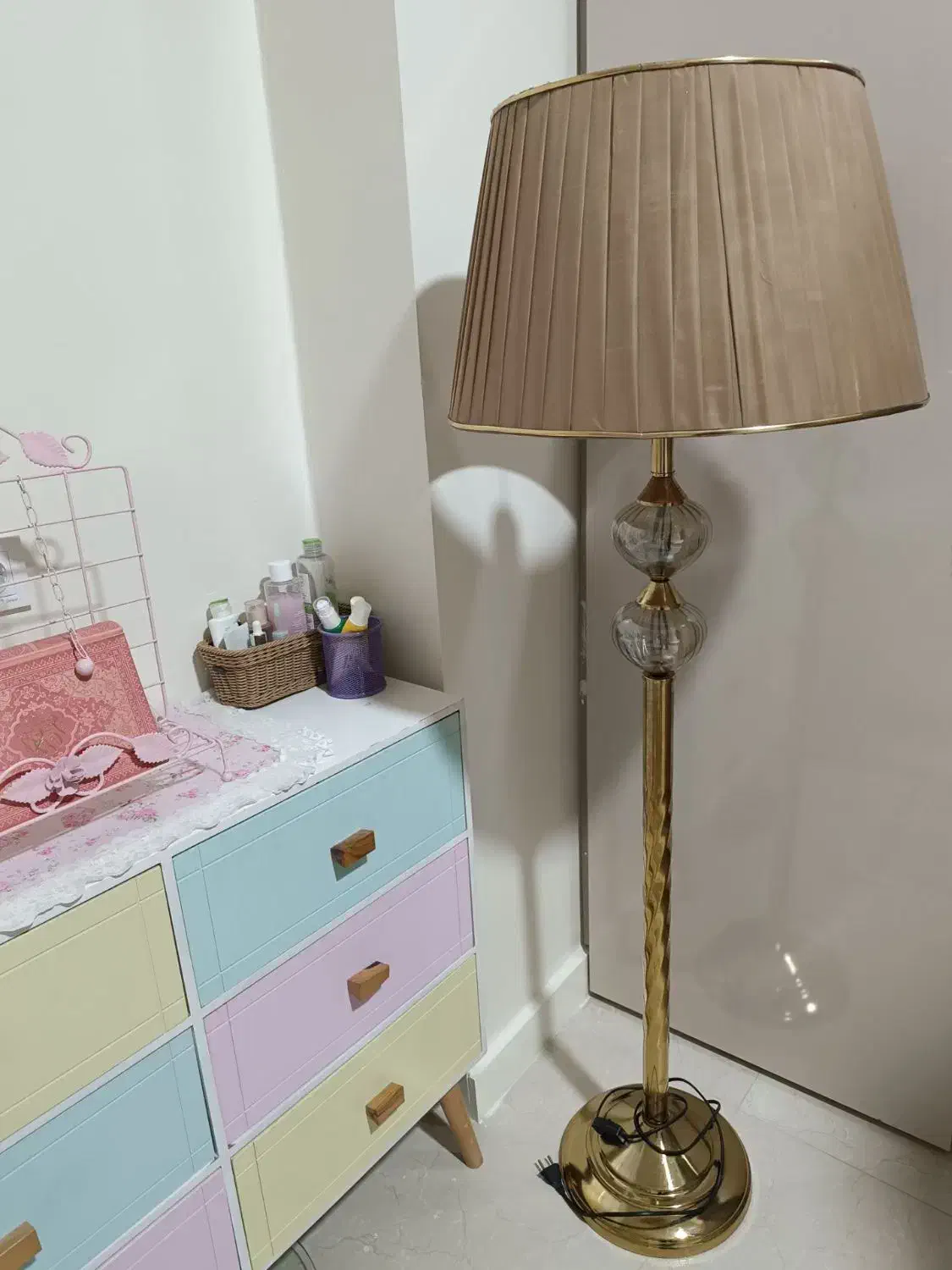 اباژر نو|چراغ خواب و آباژور|مسجد سلیمان, |دیوار