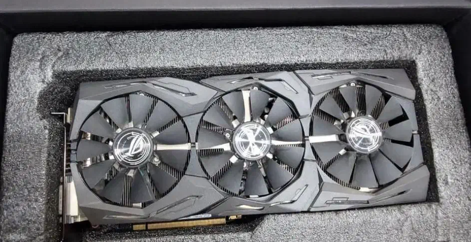 کارت گرافیک Asus Rog 1070 8g DDR5|قطعات و لوازم جانبی رایانه|همدان, |دیوار