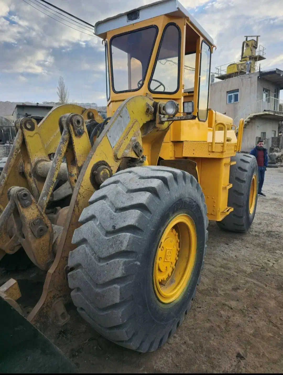 لودر کاوازاکی ۷۰ عادی|خودرو سنگین|تبریز, |دیوار