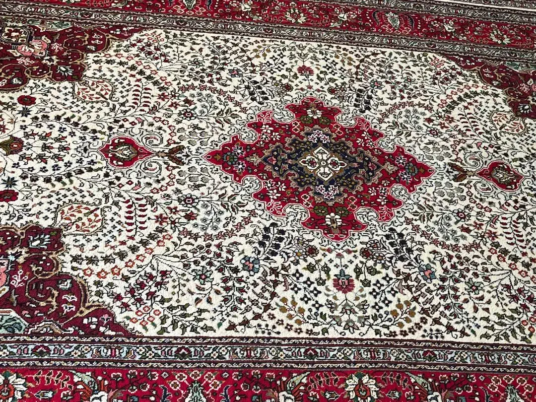 فرش دستباف،کرمان قلم زمینه کرم|فرش|خوی, |دیوار