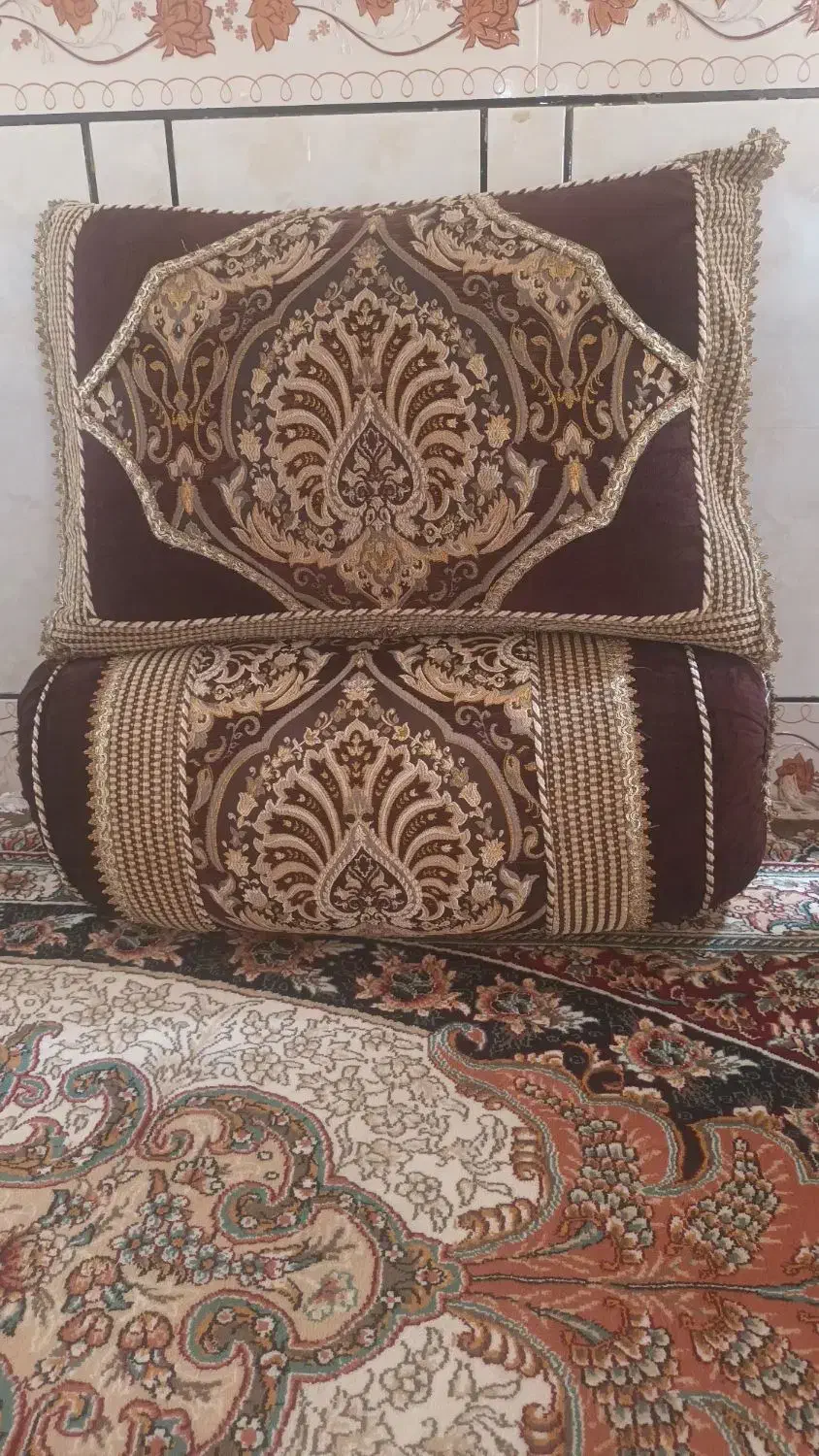 رو بالشت|رختخواب، بالش، پتو|یاسوج, |دیوار