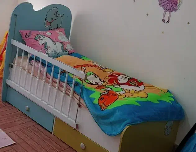 تخت کودک|تخت و صندلی بچه|رشت, فلسطین|دیوار