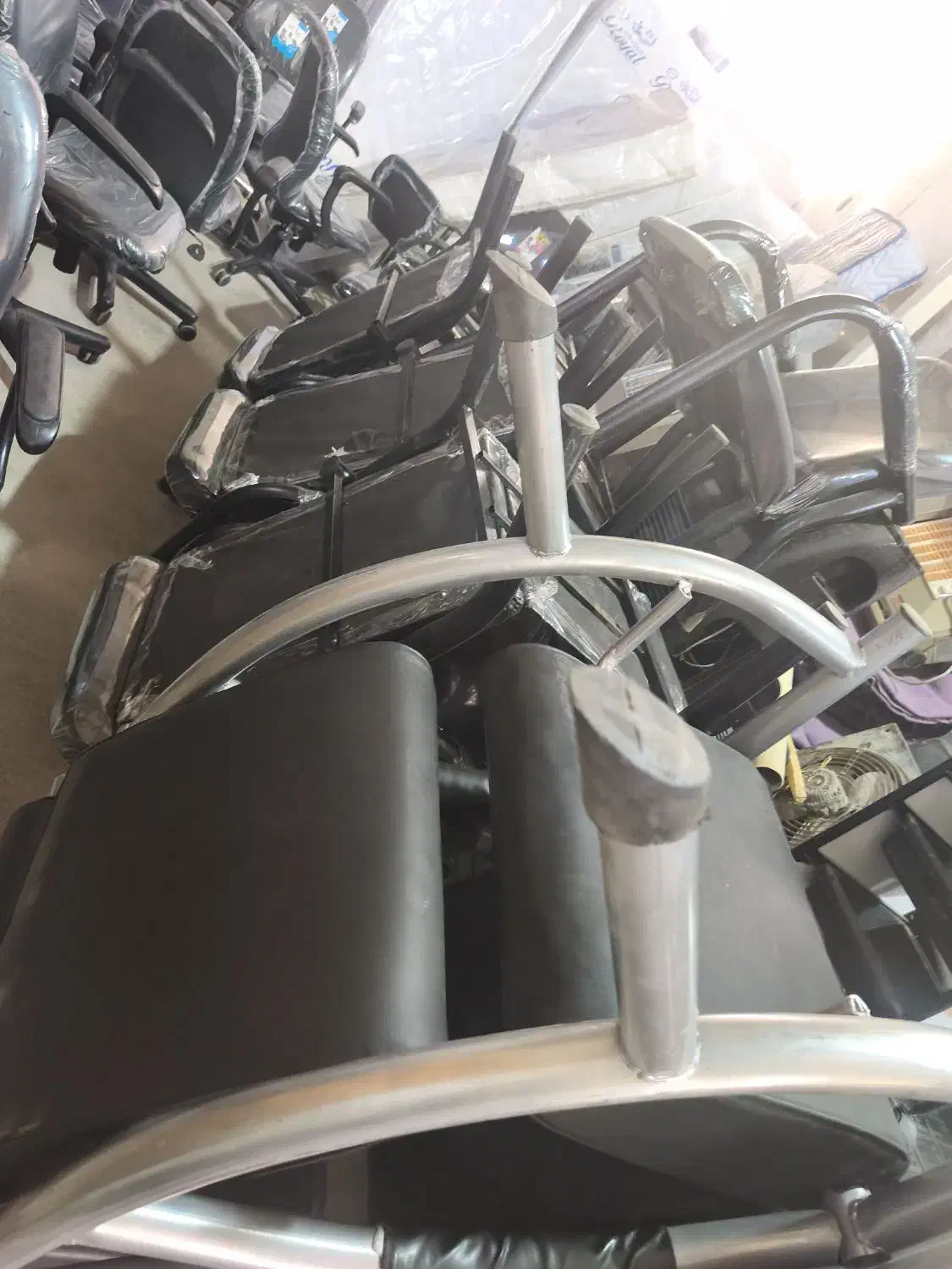 صندلی چرخدار دست دوم|مبلمان اداری|بهبهان, |دیوار