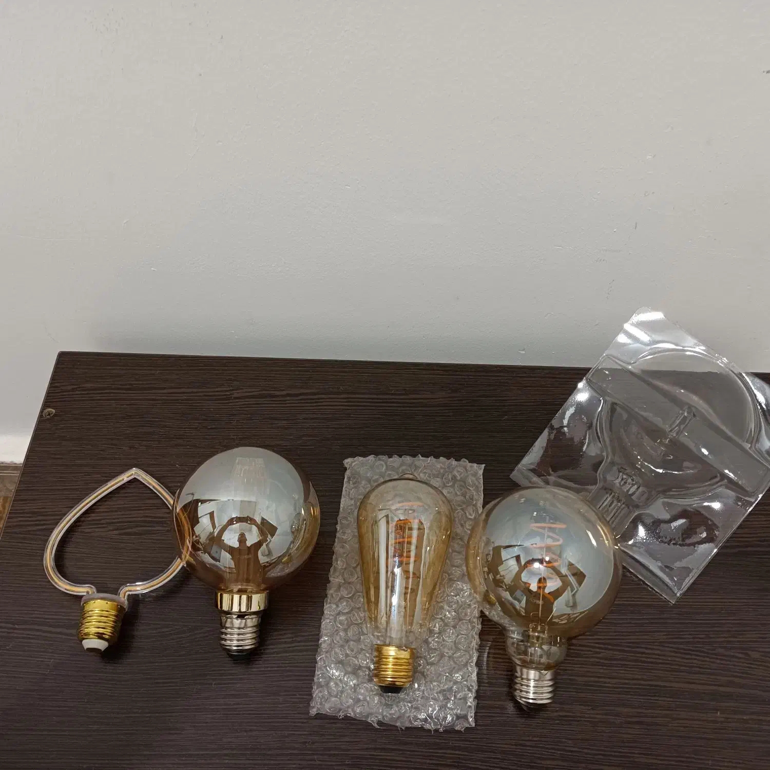 لامپ دکوراتیو به همراه سرپیچ کنفی و ادیسونی|لامپ و چراغ|آمل, |دیوار