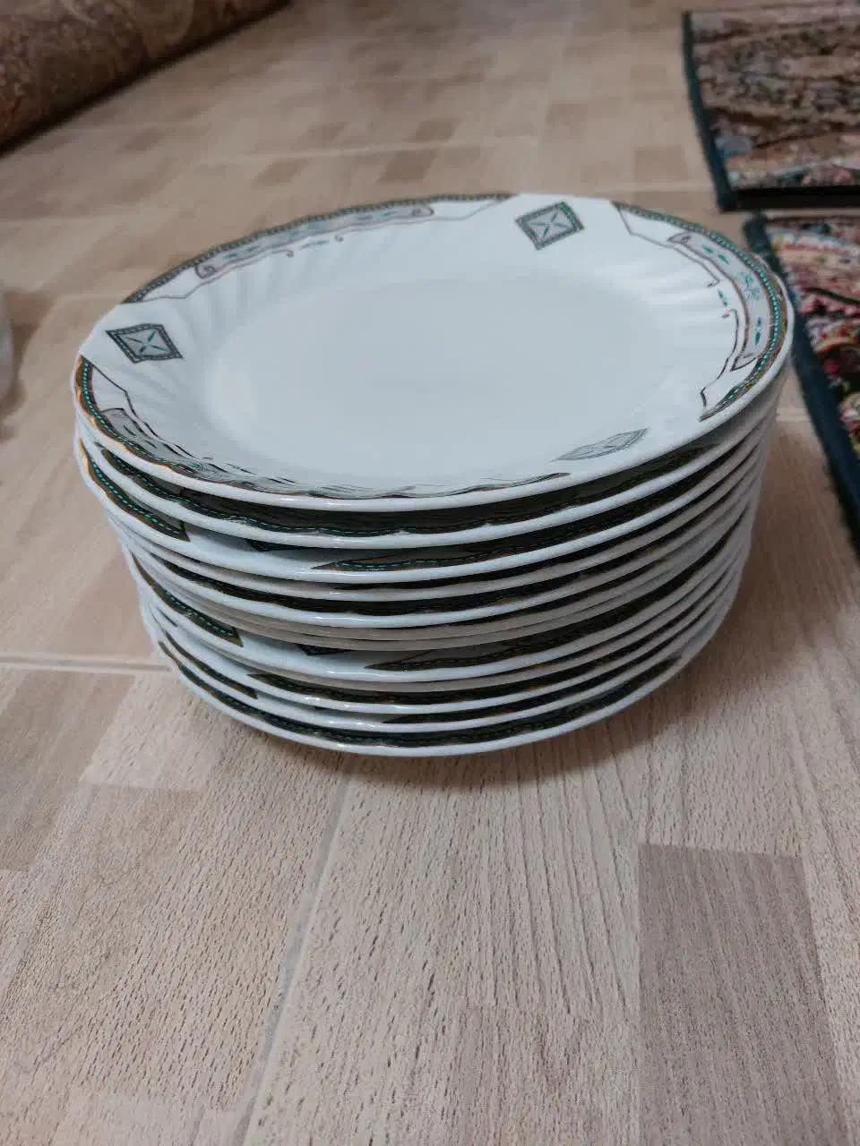 بشقاب چینی|ظروف سرو و پذیرایی|رشت, آزادگان|دیوار