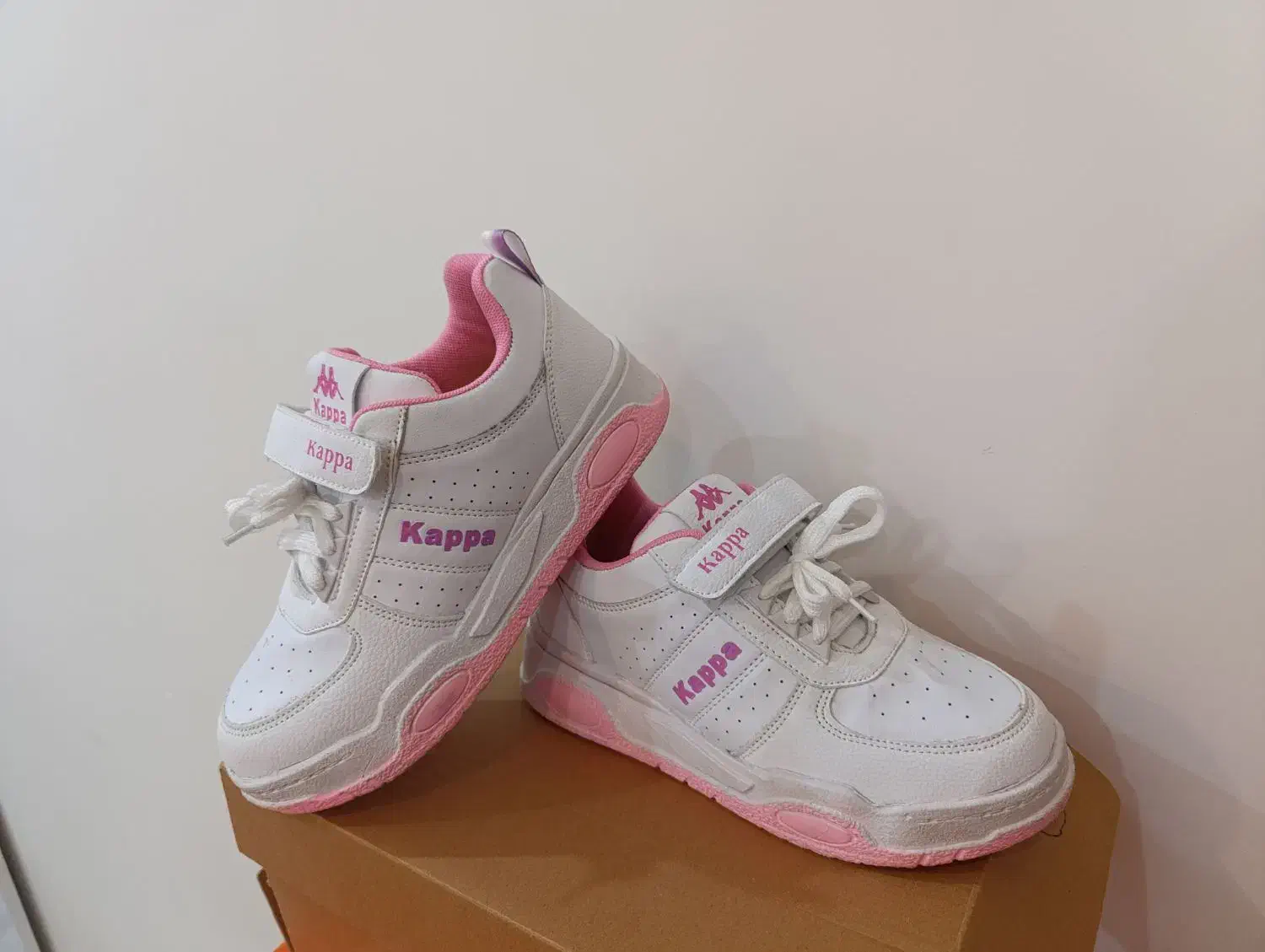 دو جفت کفش بچگانه|کفش و لباس بچه|اهواز, شهرک دانشگاه|دیوار