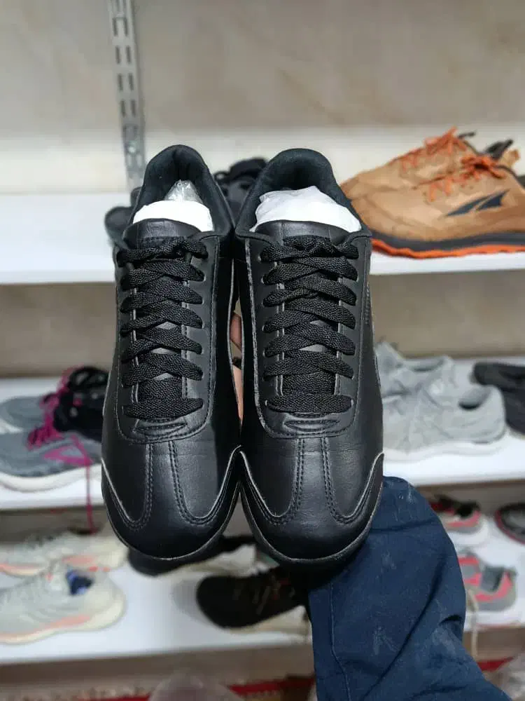 فروش انواع کتونی های اورجینال|کیف، کفش، کمربند|گنبد کاووس, |دیوار