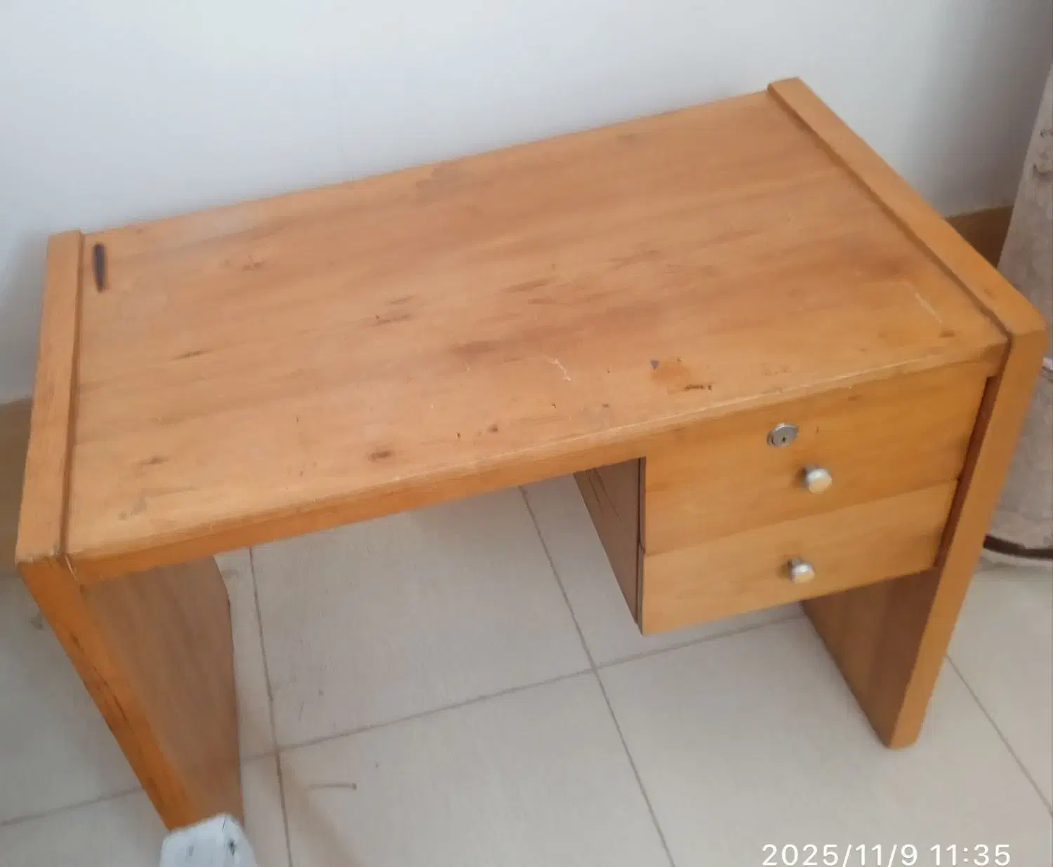 میز تحریر|میز تحریر و کامپیوتر|الیگودرز, |دیوار